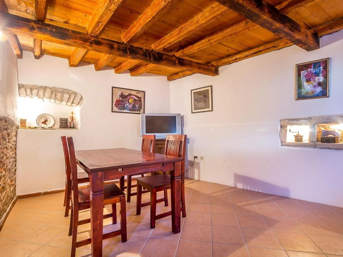 Rustic Holiday Home In Medulin With Private Pool