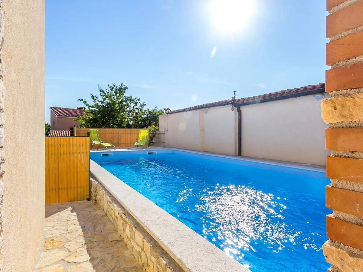 Rustic Holiday Home In Medulin With Private Pool 0*,